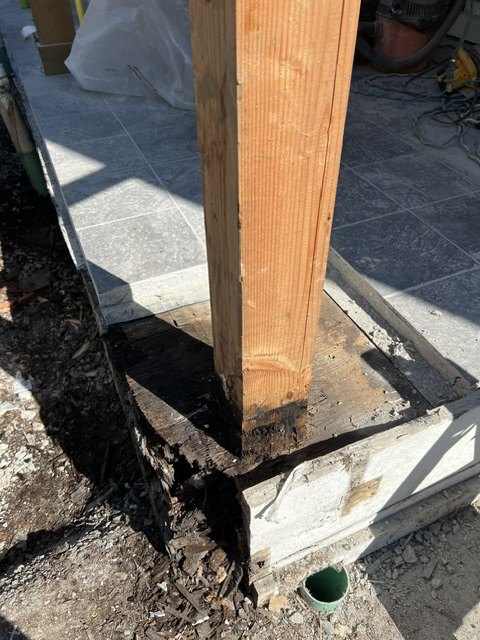 Exterior Rot Repair Vancouver project photo by Casa Fuerte